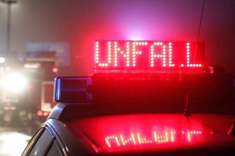 Zwei Schwerverletzte und 76.000 Euro Schaden bei Unfall auf A72 -