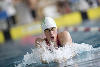 Zwei Schwimm-Asse aus Freiberg trumpfen bei DM groß auf - Emma Johanna Weiß knackte in Wuppertal den zuvor zehn Jahre bestehenden Vereinsrekord über 50 m Freistil.