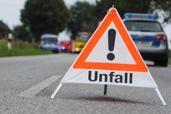 Zwei Senioren im Erzgebirge bei Unfällen schwer verletzt - Die Polizei musste wegen zweier Unfälle in der Region ausrücken.