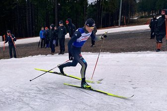 Zwei Skilangläufer aus dem Erzgebirge dürfen im Deutschlandpokal doppelt jubeln - Erkämpfte beim Deutschlandpokal in Oberhof Gold und Silber: Finn Hoffmann vom WSC Erzgebirge Oberwiesenthal.