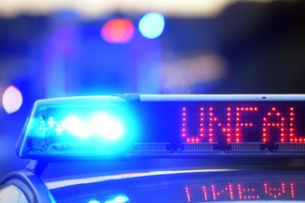 Zwei Unfälle auf A 72 bei Zwickau: Vier Autos müssen abgeschleppt werden - Stau gab es auf der A 72 nach zwei Unfällen. Vier Fahrzeuge mussten abgeschleppt werden.