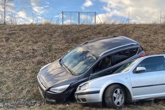 Zwei Unfälle auf der Westtrasse zwischen Crimmitschau und Werdau: Vier Personen mit leichten Verletzungen - Ein Unfall auf der Westtrasse hat zu Verkehrsbehinderungen auf der Werdauer Umgehungsstraße geführt.