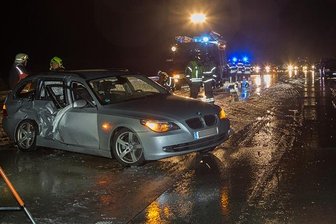 Zwei Unfälle bei Schneeglätte auf der Autobahn 72 - 