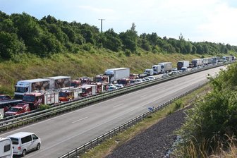 Zwei Unfälle in 30 Minuten: A 4 für anderthalb Stunden gesperrt -