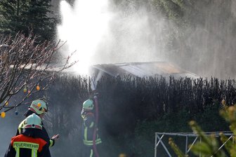 Zwei Verletzte bei Hecken-Brand - 