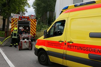 Zwei Verletzte bei Schuppenbrand in Adelsberg - Am späten Samstagnachmittag brannte an der Zschopauer Straße in Adelsberg ein Schuppen.