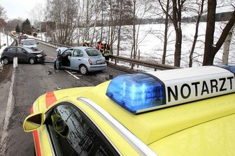 Zwei Verletzte bei Unfall auf B 173 - B 173 - Vollsperrung wegen Unfall