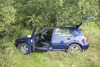 Zwei Verletzte bei Unfall auf der B95 - Gaffer behindern Verkehr zusätzlich -