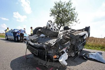 Zwei Verletzte bei Unfall auf S 245 - 