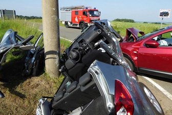 Zwei Verletzte bei Zusammenstoß auf Kreuzung -