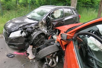 Zwei Verletzte bei Zusammenstoß in Aue - 