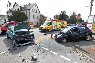 Zwei Verletzte bei Zusammenstoß in Wüstenbrand -