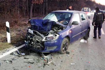 Zwei Verletzte nach Verkehrsunfall auf B 173 bei Chemnitz - Auf der B 173 in Chemnitz kollidierten am Mittwochmorgen zwei PKW miteinander.