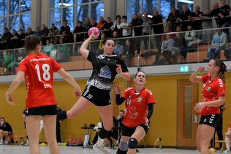 Zweimaliges Comeback: Weißenborner Handballerinnen ringen Markranstädt nieder - Einmal mehr nicht zu halten: Julia Kiulies war gegen den SC Markranstädt II mit 10 Toren beste Werferin bei Rotation und steht mit insgesamt 133 Treffern auf Platz 2 der Oberliga-Torschützenliste.