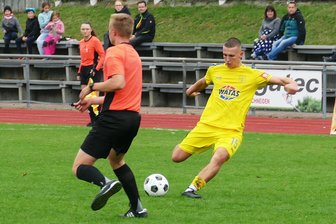 Zweistelliger Kantersieg in der Sachsenklasse: Marienberger Kicker erteilen Lehrstunde - Rick Bauer war gegen Oelsnitz so in Trefferlaune, dass auch der Schiedsrichter Acht geben musste.