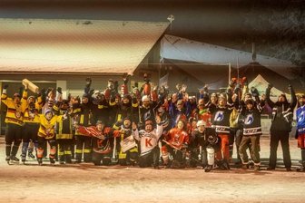 Zweite erzgebirgische Eishockey-WM am Fichtelberg erweist sich als voller Erfolg -