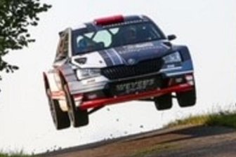 Zweiter Anlauf gelingt - Wollen im neuen Auto hoch hinaus: Der Crottendorfer Rallye-Pilot Carsten Mohe und sein Beifahrer Alexander Hirsch vom MC Grünhain lieferten bei der Saarland-Pfalz-Rallye einen gelungenen Auftritt ab. Mit Rang 6 dürfen die beiden zufrieden sein - und wollen mehr. 