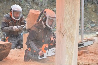 Zweiter kleiner Säge- Cup in Blockhausen bei Dorfchemnitz - Annalena Schöbe (links) aus Rostock und Dave Albrecht aus Baden-Württemberg.