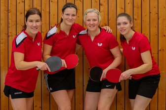 Zweiter Sieg in Folge: Freiberger Tischtennisspielerinnen geben sich im Kampf um den Klassenerhalt längst noch nicht auf - Die Tischtennisdamen des SV Saxonia mit Simone Röste, Paula Uhlig, Sandra Stenzel und Alexandra Uhlig (v. l.).