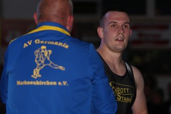 Zweitliga-Ringer der WKG Markneukirchen/Gelenau brauchen jetzt eine Gegenreaktion - Das Markneukirchner Eigengewächs Justin Müller stellte die Mannschaft nach der Niederlage in Rimbach wieder auf die Füße und forderte eine Gegenreaktion beim Heimkampf gegen Lübtheen.