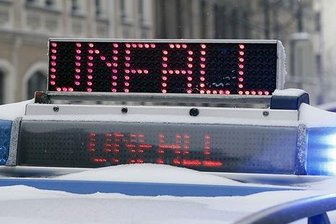 Zwickau: 88-Jähriger beschädigt fünf Autos beim Einparken - 