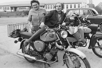 Zwickau: Alter Gasometer widmet sich Frauen in der DDR - Szene aus dem Film „Die Unbeugsamen 2 – Guten Morgen, Ihr Schönen!“.