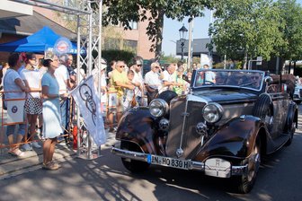Zwickau: August-Horch-Museum feiert Automobilbau-Tradition - Rallye-Legende Walter Röhrl am Steuer eines Horch 930V Cabriolet aus dem Jahr 1939 eröffneten mit Christian Geistdörfer, seinem langjährigen Co-Piloten aus Rallyezeiten, die 21. August-Horch-Klassik.