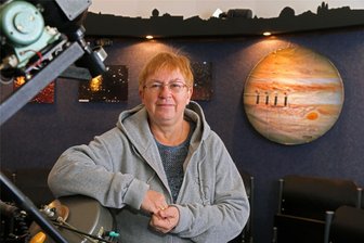 Zwickau: Blick zu Saturn und Sternennebeln - Monika Müller ist Vorsitzende des Fördervereins der Sternwarte.