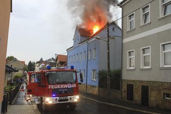 Zwickau: Blitz schlägt in Dachstuhl ein - 