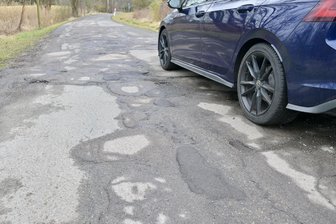 Zwickau-Bockwa: Kein Geld für Sanierung der Behringstraße - Die Behringstraße in Zwickau-Bockwa besteht fast nur aus einem Flickenteppich.