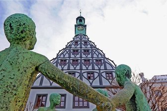 Zwickau: Bürgerfraktion will Ausgaben für Kultur reduzieren - Die Fraktion freier Bürger (FfB) möchte an der Kultur sparen. Im Bild das Zwickauer Gewandhaus.