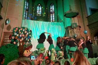 Zwickau: Die „Moseler Kirchenmäuse“ bereiten sich auf drei Auftritte vor - Im vergangenen Jahr haben die „Moseler Kirchenmäuse“ das Stück "Der Traumzauberbaum" aufgeführt.