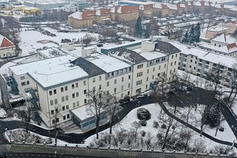 Zwickau: Entscheidung zum Neurochirurgie-Umzug stößt auf Lob und Kritik - Die frühere Paracelsus-Klinik an der Werdauer Straße gehört seit Dezember zum Heinrich-Braun-Klinikum. Die Neurochirurgie soll zum 1. März an die Karl-Keil-Straße umziehen.