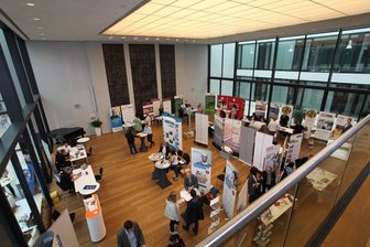 Zwickau: Fachkräftebörse spricht Ex-Zwickauer und Pendler besonders an - Eine Fachkräftebörse findet am 27. Dezember im Zwickauer Rathaus statt.