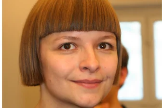 Zwickau: Früher Tod der Künstlerin Henrike Naumann erschüttert Freunde und Weggefährten - Die wohl bedeutendste zeitgenössische Künstlerin, die die Region Zwickau hervorgebracht hat: Henrike Naumann (1984–2026).