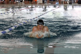 Zwickau führt Kurzzeittarif in Schwimmhallen wieder ein: Was kostet der Eintritt ab Januar? - Wer in der Glück-Auf-Schwimmhalle nur kurz seine Bahnen ziehen will, kommt künftig wieder günstiger davon.