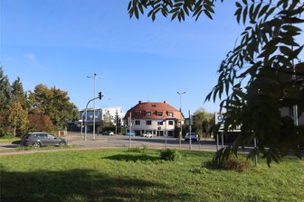 Zwickau investiert in moderne Ampelanlage und stiftet zunächst Verwirrung bei der Auftragsvergabe - Die prominente Kreuzung in Zwickau-Weißenborn soll eine moderne Ampelanlage erhalten.