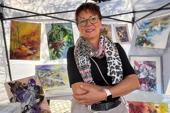 Zwickau: Landgericht zeigt „Farben im Dialog“ - Tina Gehlert war auch kürzlich auf dem Zwickauer Herbstmarkt zu Gast.
