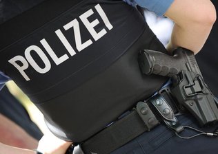 Zwickau: Männer streiten in Gaststätte - ein Polizist verletzt -