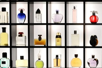 Zwickau: Mehrere Diebe suchen Drogerie heim - Gleich mehrfach wurden in einer Drogerie Parfüms gestohlen.