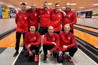 Zwickau mischt die Bundesliga auf: Kegler des TSV 90 gewinnen beim Champions-League-Sieger-Besieger - Die Kegler des TSV 90 Zwickau freuen sich über einen starken Saisonstart. Hinten von links: Michael Ziegert, Martin Hamann, Patrick Hirsch, Justin Lorenz, Lars Pansa. Vorn von links: Patrick Voigt, Mario Dahmen, Torsten Scholle.