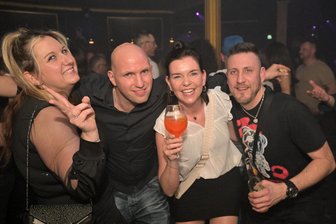 Zwickau: Party in der Villa Mocc - Haben mitgefeiert: Denise Schindler, Eugen Keilbach, Doreen Halbauer und Thomas Steinbach (v. l.).