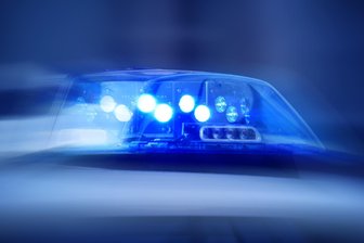 Zwickau: Sachschaden nach Unfall unter Alkoholeinfluss - Zu einem Verkehrsunfall musste die Polizei am Sonntagnachmittag ausrücken.