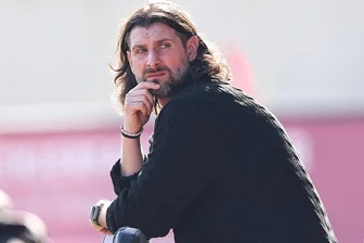 Zwickau-Sportchef Robin Lenk vor dem Derby gegen Ex-Club CFC: "Mir hat es extrem geholfen, so zeitig Invalide geworden zu sein" - Robin Lenk, der Sportdirektor des FSV Zwickau, will den Verein wieder nach vorn bringen.