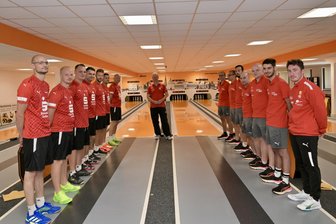 Zwickau startet beim Champions-League-Sieger: Was man zur Rückkehr der Kegler in die 1. Bundesliga wissen sollte - Vor einem Jahr standen sich die Kegler des TSV 90 Zwickau (links) und des deutschen Rekordmeisters Rot-Weiß Zerbst (rechts) noch in einem Testspiel gegenüber. In dieser Saison gibt es ein Wiedersehen im Punktekampf der 1. Bundesliga.
