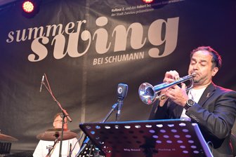 Zwickau: „Summer Swing“ begeistert wie gewohnt das Publikum - Auf der Bühne stand unter anderem auch das Leo-Siberski-Quartett.