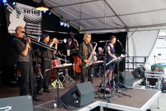 Zwickau: „Summer Swing“ wieder live am Schumanndenkmal - Zum wiederholten Mal werden die Steep Wall Stompers aus Meerane mit ihren Dixie-Titeln ordentlich für Stimmung sorgen.