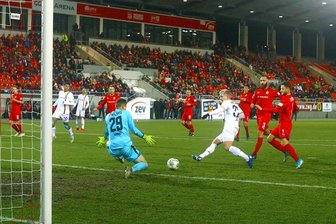 Luka Stor mit dem 1:0 für Dresden in der 85. Minute.