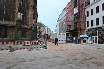 Zwickau: Weihnachtspause auf zwei Baustellen in der Altstadt - Die Arbeiten auf der Baustelle Marienstraße/Marienplatz ruhen bereits.