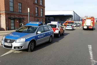 Zwickau: Weißes Pulver entpuppt sich als Dekoschnee - 